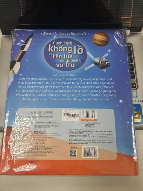Shop giao hàng siêu nhanh, đóng gói cẩn thận và đẹp. Chất lượng sản phẩm tốt hơn mong đợi, cảm ơn shop nhe