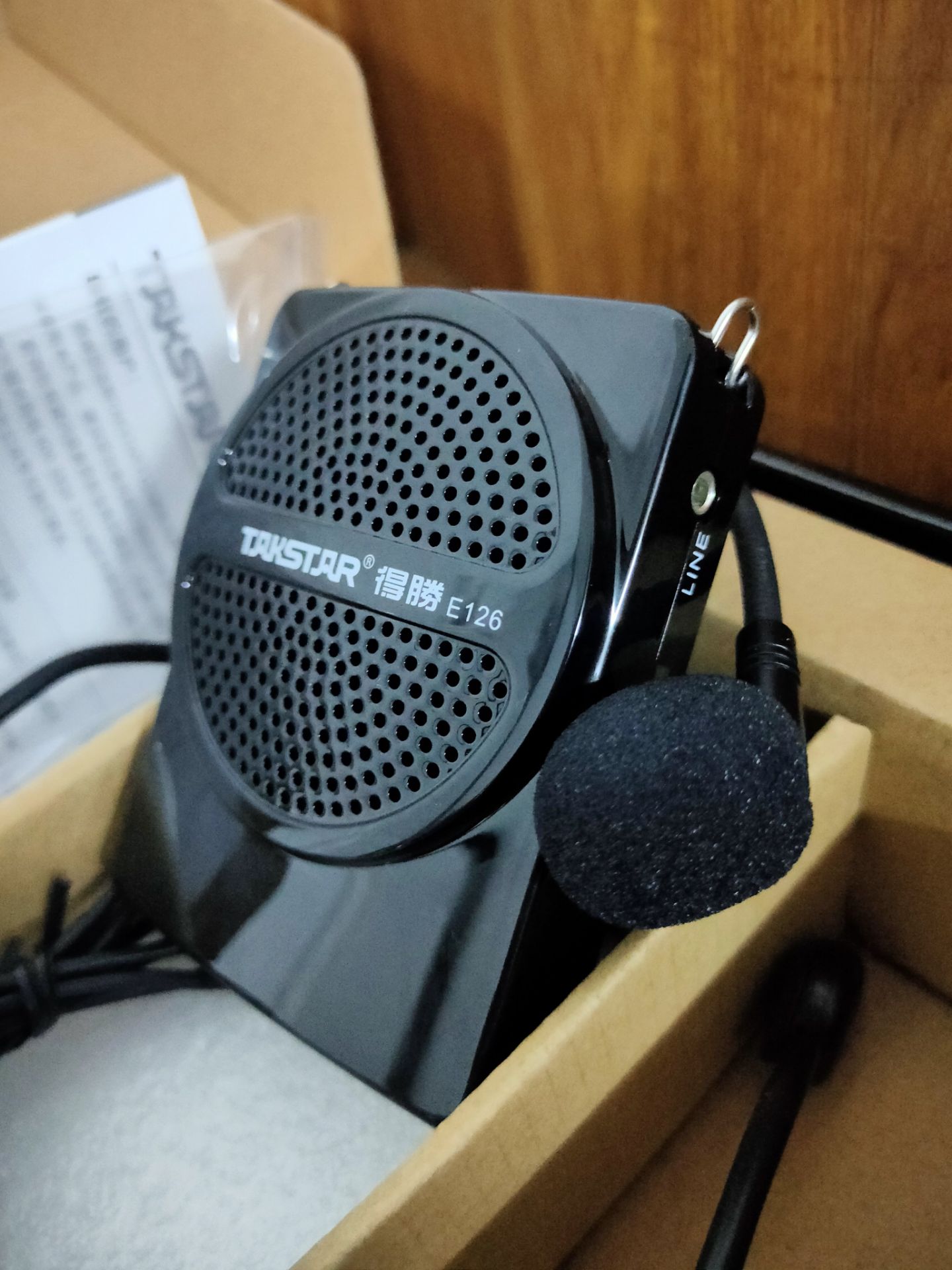 rất hài lòng. đầy đủ phụ kiện, shop giao nhanh, trả lời khách hàng cũng nhanh nữa