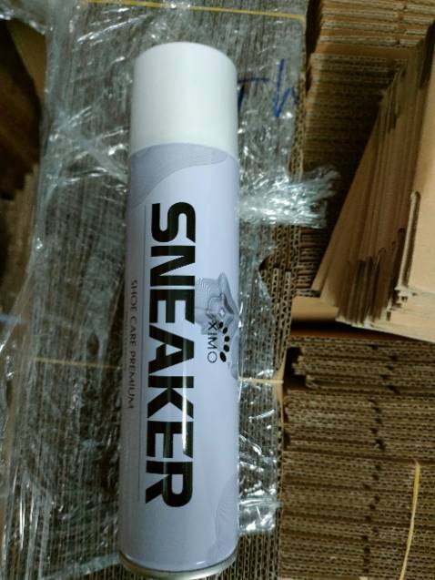 Tuyệt vời luôn, giờ nhiều sp tiện dụng thật, ai đi giày nhiều mà tính sạch sẽ rất nên mua 1 chai này. Tuyệt vời luôn, giờ nhiều sp tiện dụng thật, ai đi giày nhiều mà tính sạch sẽ rất nên mua 1 chai này.