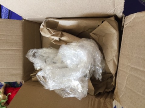 sách mới, đóng gói cẩn thận có chống sốc và bọc nilon ở ngoài nên sách ko bị hư hại, móp méo gì