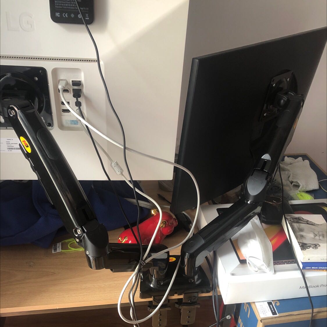 Thiết bị chắc chắn, gợi ý là phụ nữ nên nhờ đàn ông lắp giùm. Mới mua về đọc hướng dẫn hơi rối, liên lạc với shop và được hướng dẫn cụ thể.