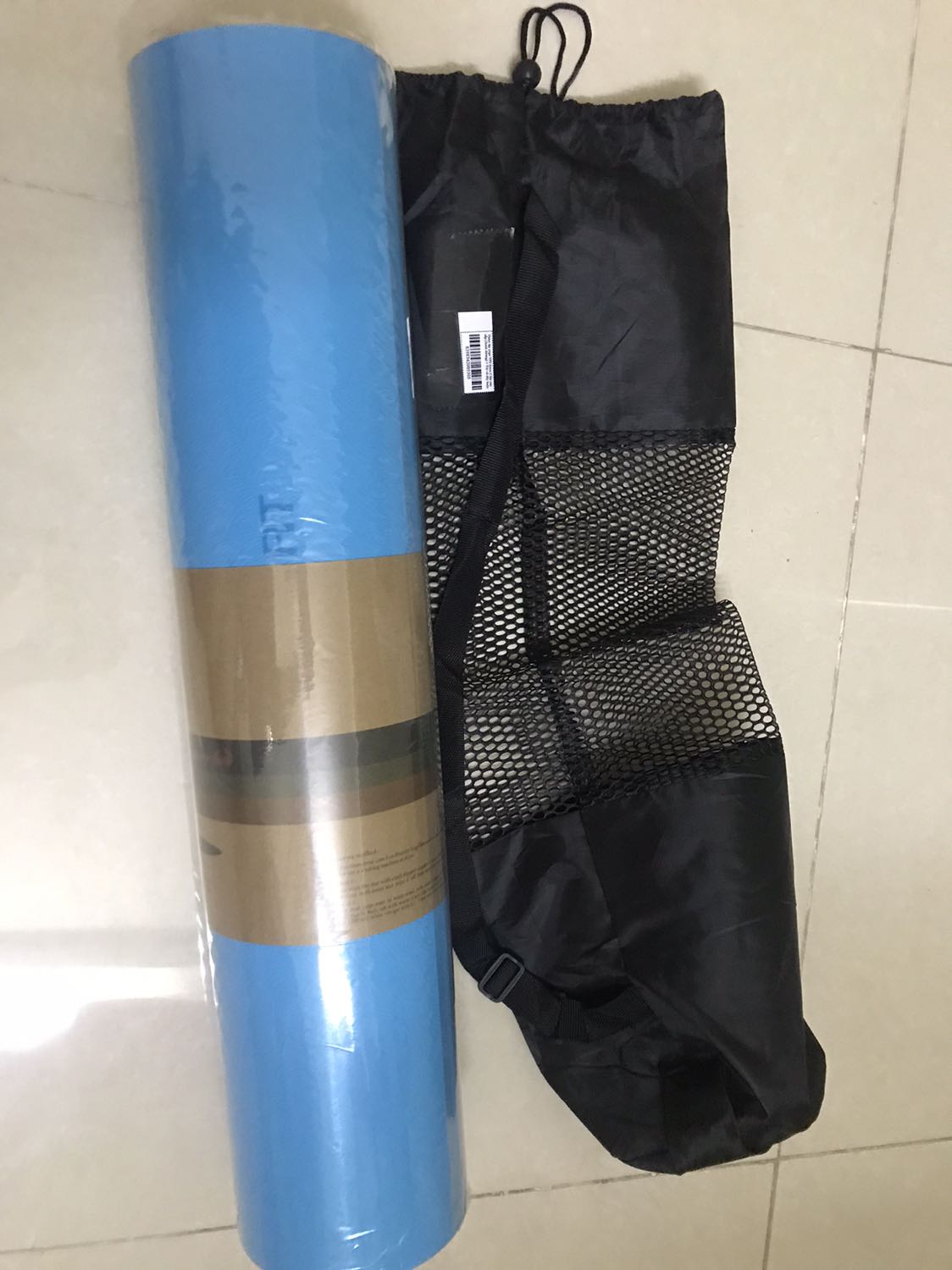 Thực sự quá hàil lòng, thảm dày dặn y hình có cả túi đựng, sẽ ủng hộ shop dài dài