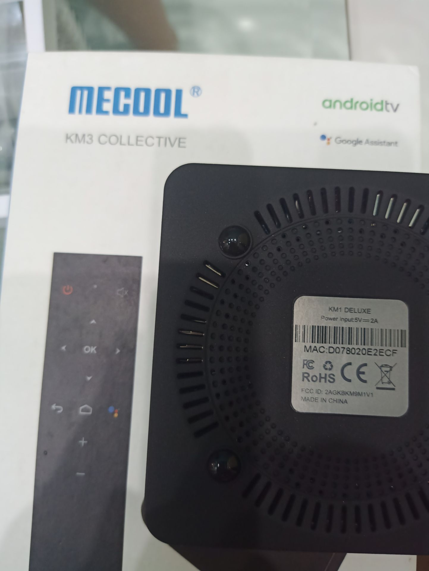 Nhờ Tiki xem lại và đánh giá điểm của 47shop.net. Đặt hàng TV BOX MECOOL KM3 (4GB RAM, 64GB ROM) thi giao hàng MECOOL KM1 (4GB RAM, 32GB ROM) vỏ hộp thì MECOOL KM3. Đề nghị TIKI xử lý lại đơn hàng này. Tôi không chấp nhận cách làm việc như vậy.
