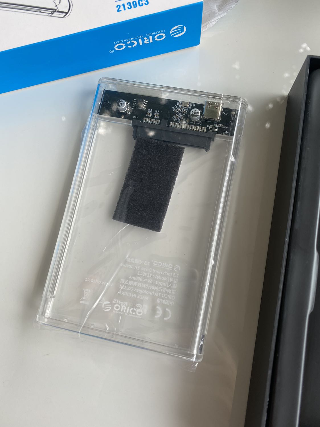 Dịch mà giao hàng nhanh ghê, 2-3 ngày. Mua cả ổ cứng cả box mà ổ cứng chưa về nên chưa thử xem sao. Nhìn cũng ok phết