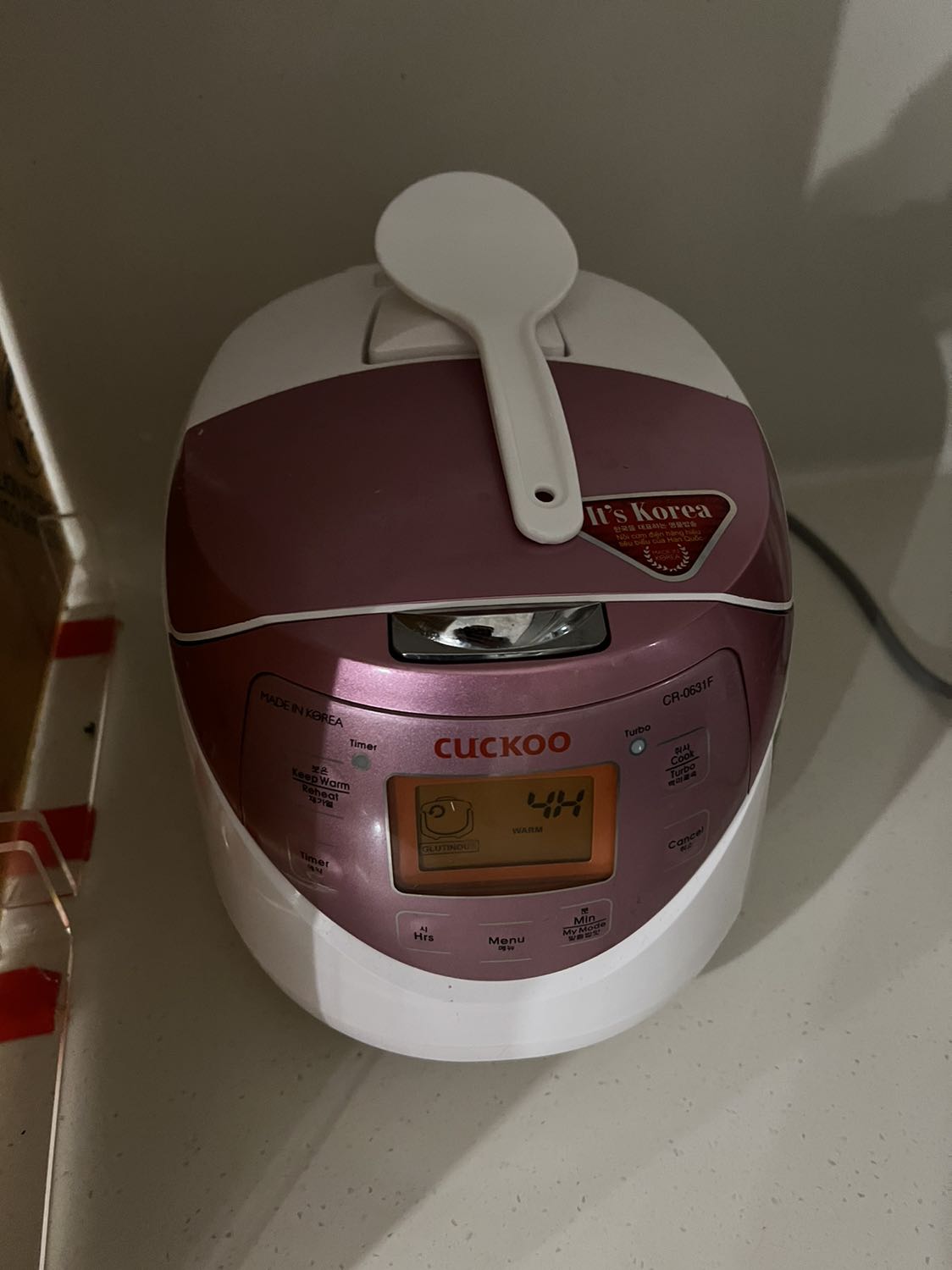 Nồi cơm model cũ nhưng rất chất lượng. Nấu cơm ngon hơn hẵn so với các nồi khác. Giá cũng phải chăng nữa. Khuyên dùng.