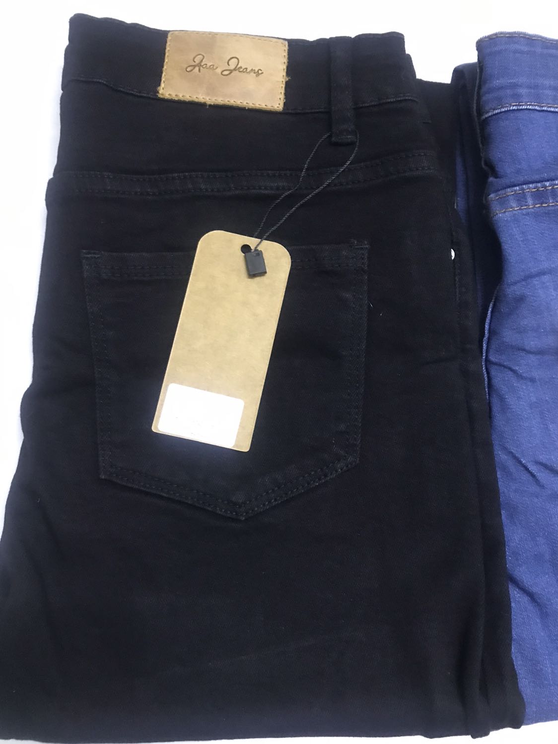 Quần vải mềm , có giãn tốt. Mặc dễ chịu. Ok nhé 5 sao