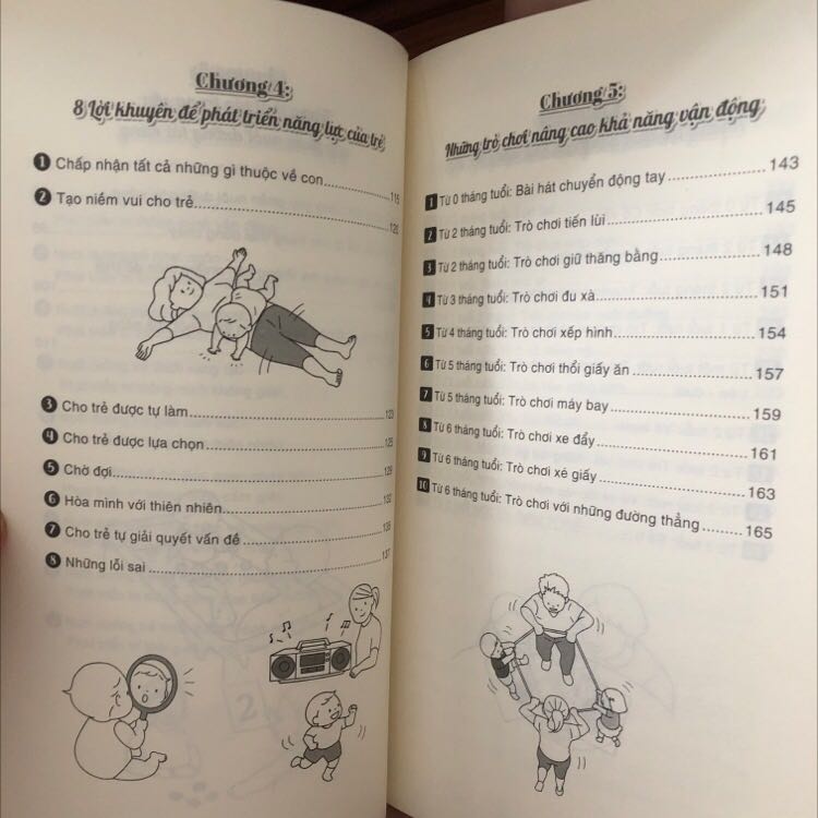 Nội dung súc tích, ngắn gọn vừa đủ truyền tải các ý chính của phương pháp Montessori nên ba mẹ có thể dễ dàng theo dõi và đọc hết cuốn sách trong thời gian ngắn. Đây là cuốn sách nên đọc đi đọc lại nhiều lần để nắm kĩ cách làm chủ cảm xúc và kĩ năng khi nuôi dạy bé, rất khó để đọc 1 lần mà thành thạo được một điều gì mới mẻ. 

Sau khi đọc xong cuốn sách thì mình cảm thấy góc nhìn của mình với các hành động của bé được thay đổi, suy nghĩ cảm thông hơn để tránh có những cảm xúc và hành động làm tổn thương bé.