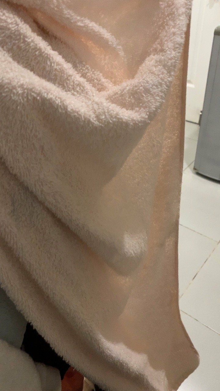 Rất là đẹp to quấn như cái mền luôn thâm hút tốt màu xinh lông mịn