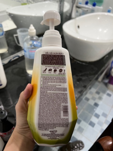 Hàng toàn tiếng việt, đâu fai như hình quảng cáo,của nhật gì như v,có phải trúng hàng giả rồi không,mùi cũng hết sức bthuong