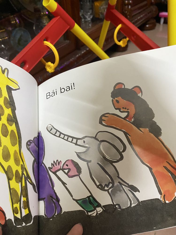 cuốn này con trai mình mê lắm vì thích các bạn động vật trong truyện, sách chính hãng yên tâm an toàn cho con