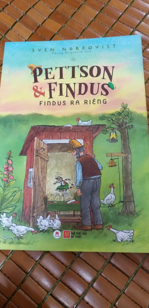 đóng gói sơ sài nên sách bị quăn góc.
giao nhanh. 
các bạn chú ý đóng gói cẩn thận thêm 1 chút để khi khách nhận sẽ cảm thấy vui hơn.