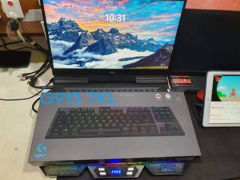 Sản phẩm dùng tốt, gõ êm. Thích hợp cho việc để trên Laptop. Tuy nhiên do mình bị mồ hôi tay nên dùng một thời gian sẽ có cảm giác bị dơ nút phím bấm. Khuyến nghị những ai bị mồ hôi tay nên xem xét. Ngoài việc bị mồ hôi tay thì dùng rất tốt.