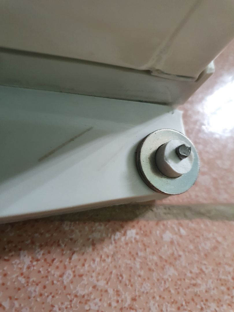 hàng vỡ tanh bành cánh cửa rơi ra. bảo đổi hôm nay là ngày thứ 7 ko phản hồi. quá nhọ đây là lần cuối. bán đắt hơn ngoài 5 lít.