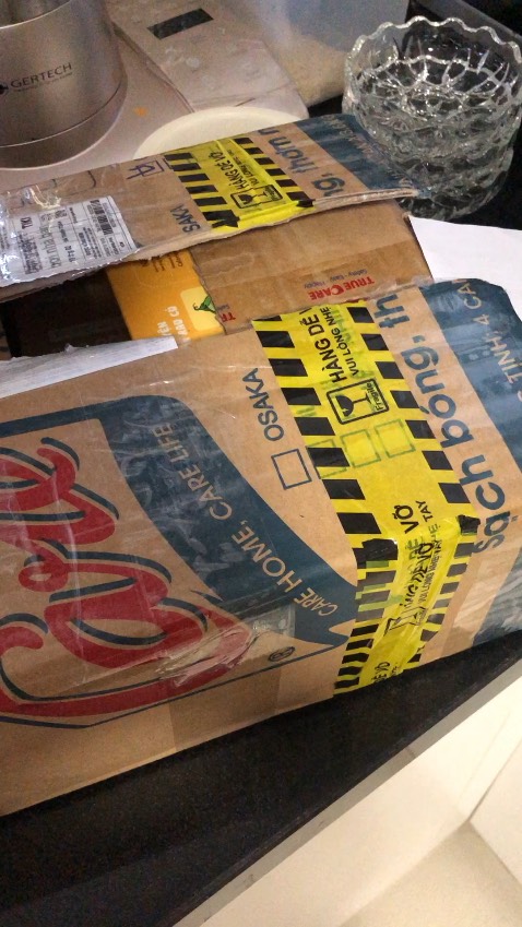 Shop giao hàng nhanh, đóng gói cẩn thận, tư vấn nhiệt tình. Hàng đúng xuất xứ và chất lượng, đạt các chứng nhận hữu cơ, và an toàn vstp. Giá rẻ hơn các shop khác, cám ơn quà tặng của shop. 
Sẽ lun ủng hộ shop.