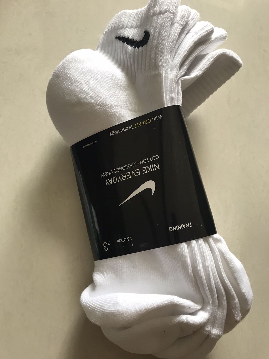 Vớ dày và đẹp.
Dây quấn dày, bám tốt.
Chất lượng rất tốt Vớ dày và đẹp.
Dây quấn dày, bám tốt.
Chất lượng rất tốt