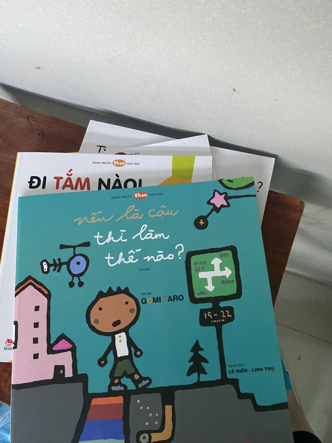 bố mẹ cùng con ngồi nghĩ và trả lời câu hỏi trong sách, thấy rằng sách này chưa được nhiều gia đình biết tới thì hơi phí