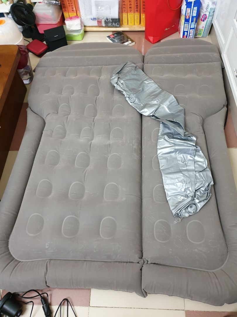 Sản phẩm đúng mô tả, mua sử dụng ở nhà nên cần mua thêm đồ chuyển 220V ra tẩu sạc. Mùi cao su khá nồng, hi vọng sử dụng một thời gian sẽ bớt.