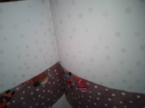 giao hàng nhanh, shop đóng gói chắc chắn. nhìn sách đẹp, thơm nên mua cho con nhé