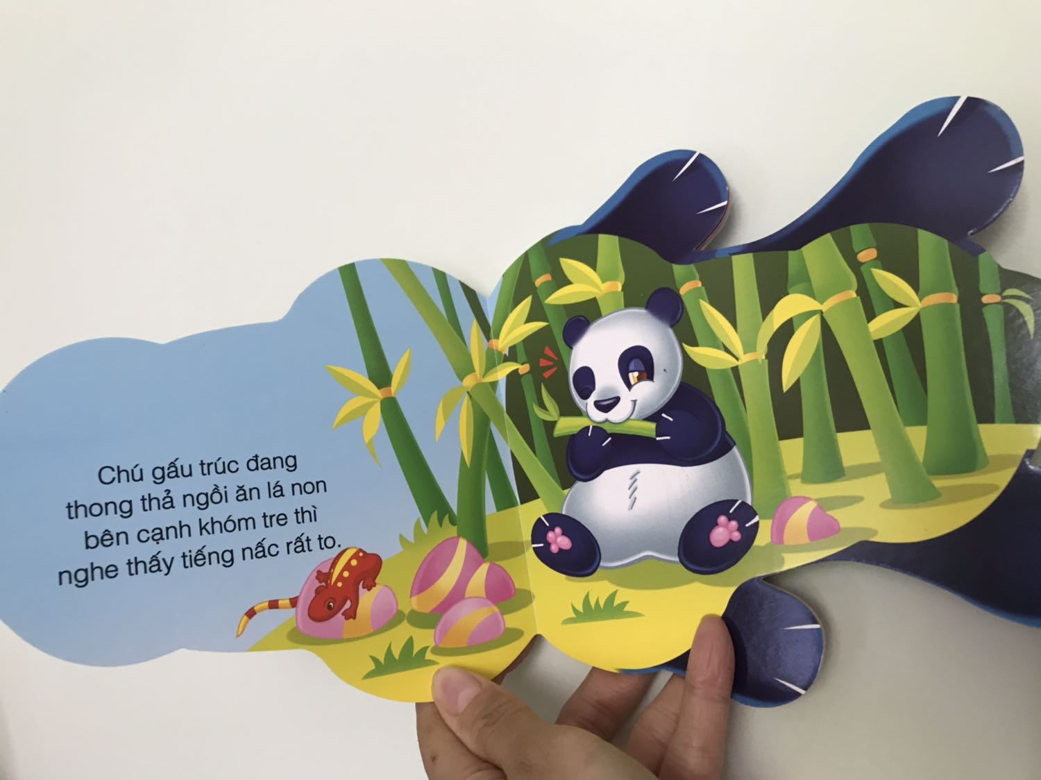 Giấy dày đẹp, nội dung đơn giản. Note là sách ít trang, hình minh hoạ ít phong phú nên bé đọc nhanh chán.