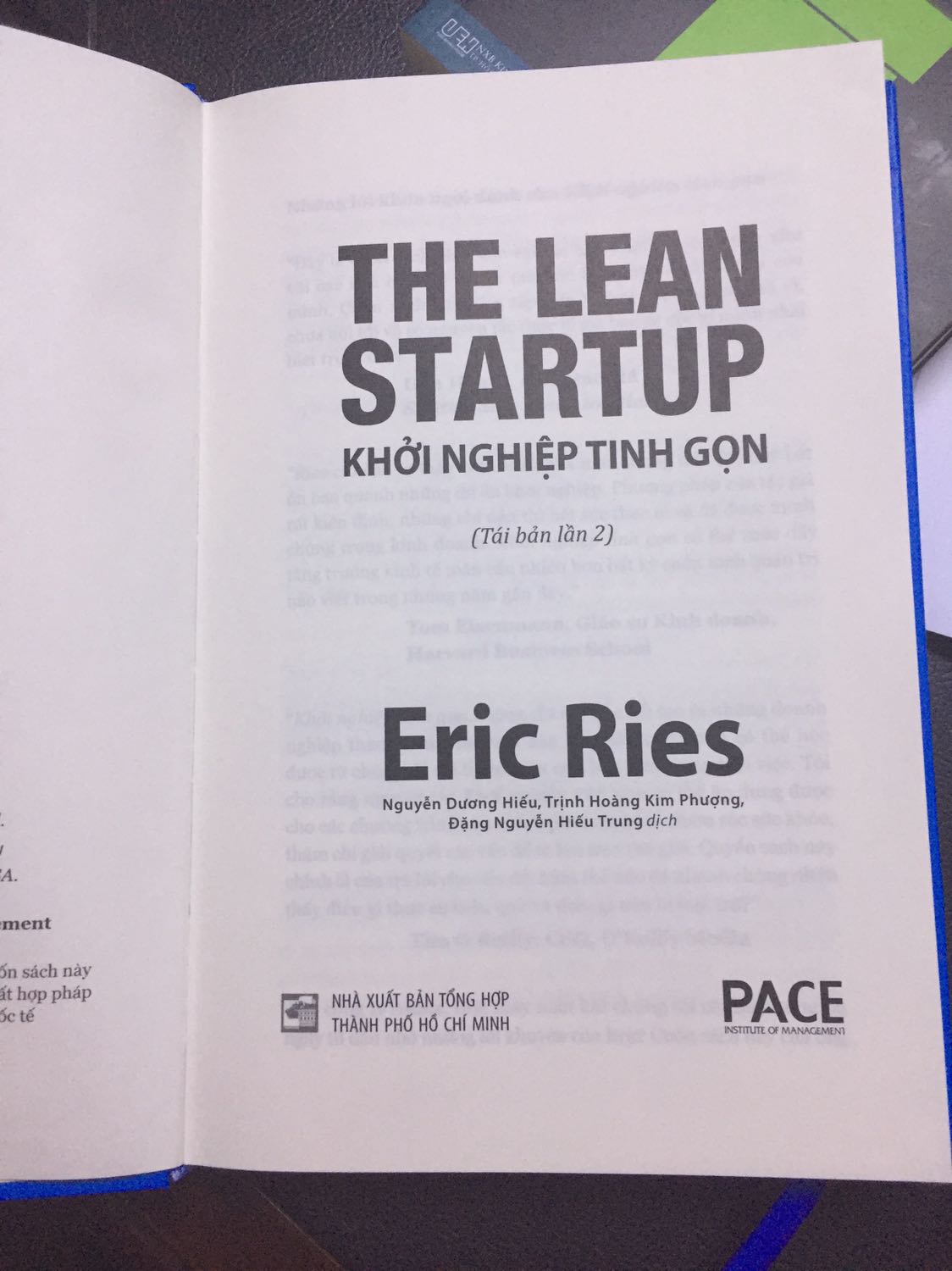 Sách in đẹp, bìa cứng, giấy trắng, có sợi vải đánh dấu trang  rất chuyên nghiệp. Nội dung phù hợp nhu cầu. Giá bán vừa phải. Giao hàng đúng time. ******