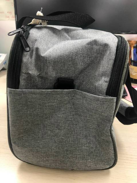 Hàng giao cực nhanh,túi nhiều ngăn tiện mang nhiều thứ khi đi làm,giá hợp lí,hi.