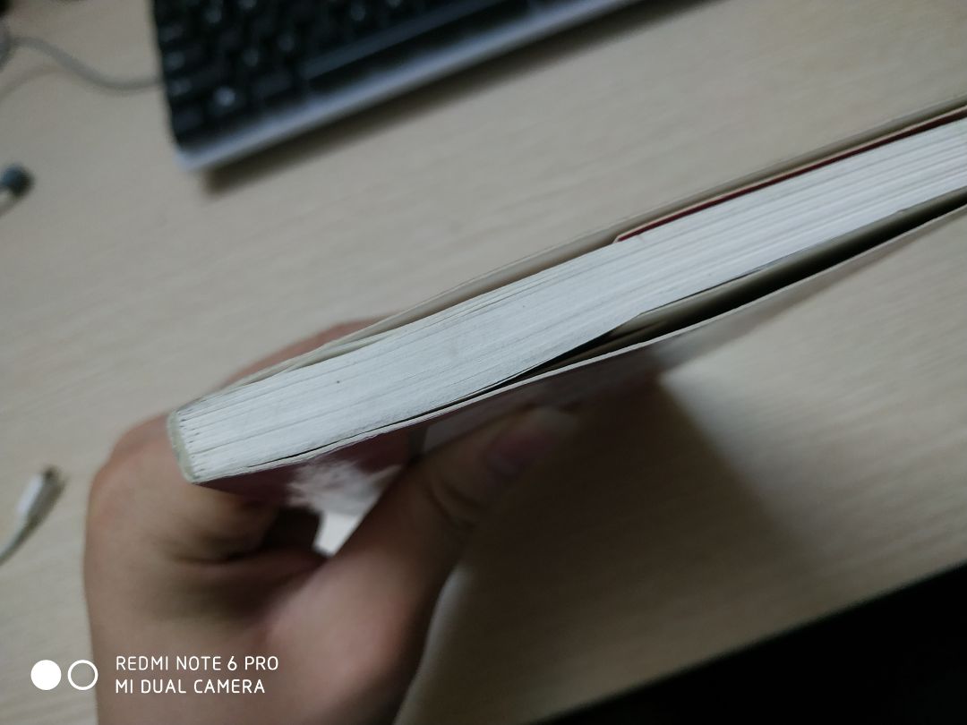 lần đầu mua hàng trên tiki mà mình cảm thấy thất vọng như vậy. Mang tiếng mua sách thì mua ở tiki mà sách cũ, bụi bẩn rất nhiều, tuy nhiên đc cái giá rẻ hơn và nội dung cũng oke. nhưng thật sự thì buồn