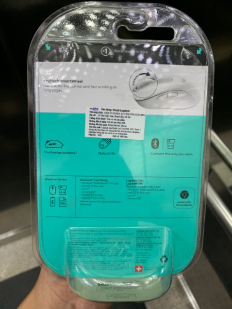 Chuột dành cho người cao 1m7 trở lên. Cầm vừa tay, cảm giác nhựa rất tốt, ngoại hình thực tế đẹp hơn hình trên trang chủ. Có Bluetooth tiện lợi, tải Logi Options+ để kích hoạt tính năng cuộn mượt smartwheel.