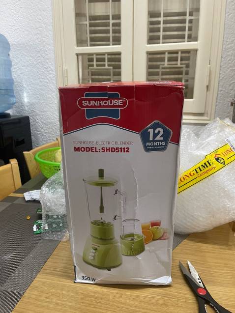 Đóng gói rất cẩn thận ưng khoản này. Máy cối chắc nặng, xay khỏe, hơi ồn quá