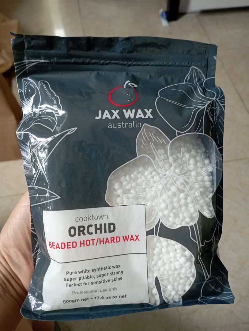 sáp dẻo, thơm, an toàn cho da nhạy cảm, mình dùng rất an tâm dù giá hơi đắt hơn mấy loại khác.