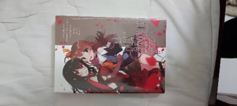 Nói chung là đẹp, đóng gói kỹ mà mình thấy huy hiệu hơi mờ