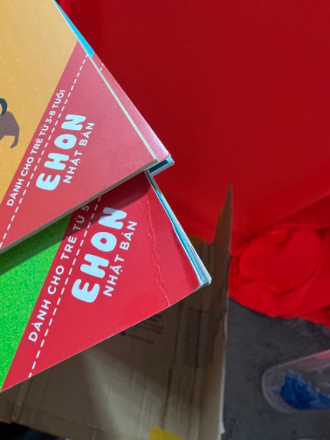 (*) Đánh giá không tính điểm
mua tổng cộng 4 quyển. mà không đóng được cái hộp cho hoàn chỉnh. làm hỏng sách.