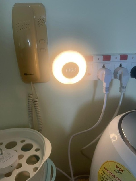 Đèn ok nha, tiện lợi cho mẹ bỉm sữa. Vừa căn giờ cho con ăn được lại vừa có điều khiển từ xa bật chế độ sáng theo ý mình. Đèn đẹp nha rất đáng tiền nên mua nha, shop đóng gói cẩn thận