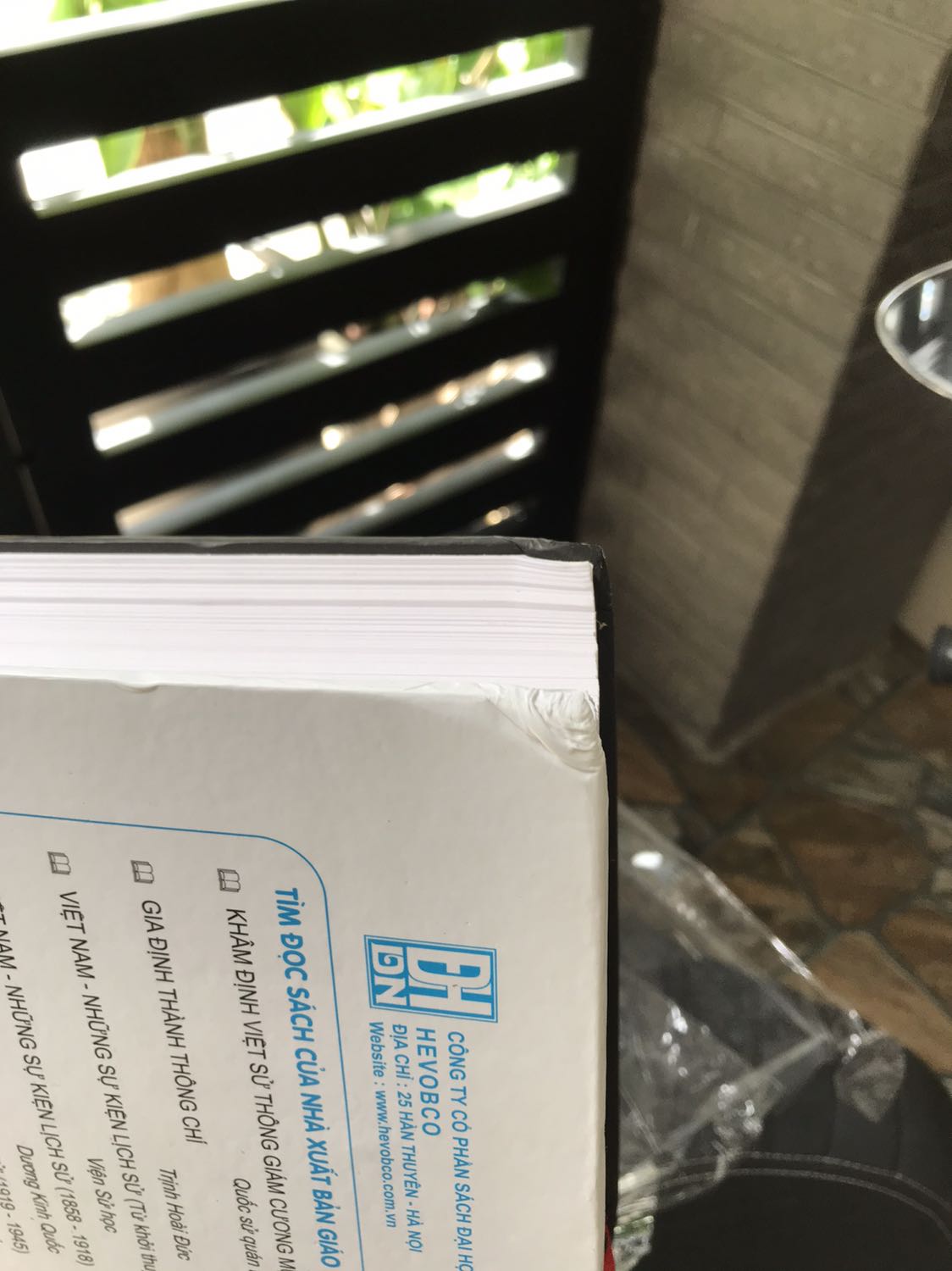 Thứ nhất chất lượng sách dở tệ.
Thứ hai vận chuyển hư hết sách.
Đánh giá 0 sao