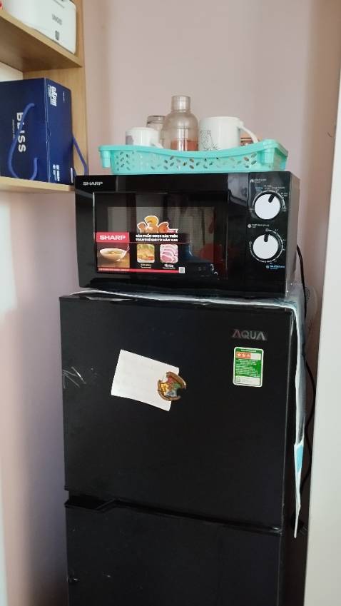 Hoạt động ổn. Tuy vậy chất lượng gia công không tốt. Nút vặn lỏng lẻo, cửa chính cũng vậy. Mang lại cảm giác rẻ tiền. Hoạt động ổn. Tuy vậy chất lượng gia công không tốt. Nút vặn lỏng lẻo, cửa chính cũng vậy. Mang lại cảm giác rẻ tiền.