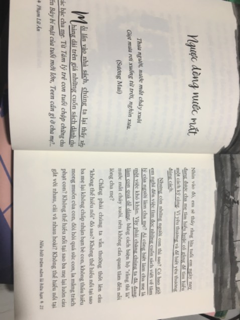 Tiki giao hàng chuyên nghiệp, rất mến khách, nhanh gọn lẹ 🌿rất hay ẩn chứa nhiều bài học nhân sinh sâu sắc
Đọc xong cũng phải 1 time rồi nhưng mình vẫn đọc đi đọc lại nhiều lần
Một số trích dẫn kinh điển đc đưa vào đề thi ngữ văn và mình hiểu sao nó lại hay đến như vậy
Nhà văn khai thác nhiều vấn đề khác nhau nhưng đều được viết và phản biện với tầm nhìn sâu rộng của người—> Đều được biểu đạt bằng những ngôn từ công phu + phản đề sâu sắc vs những câu hỏi cho ng đoc v…..v 
Nội dung xuất sắc
———-> Cuốn sách rất đáng để đọc
Bạn nào muốn trau dồi vốn từ và diễn đạt (hsg văn) thì càng nên mua nhé nó k làm bạn thất vọng đâu🤟