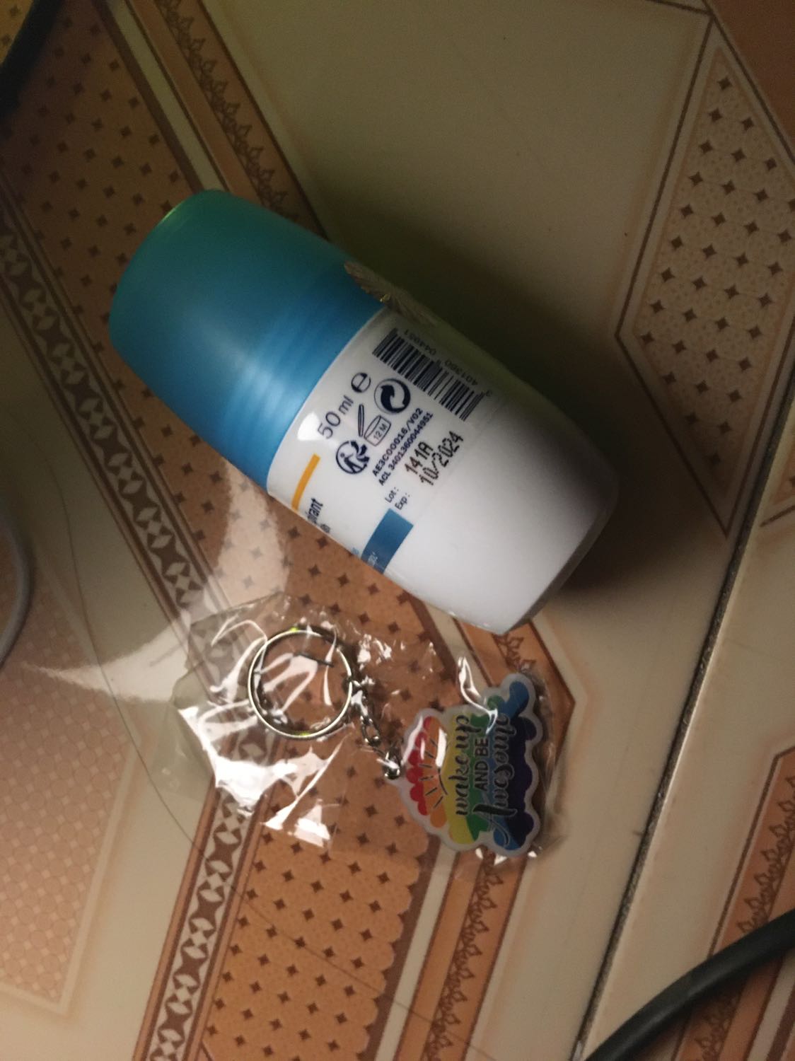 Chai lăn ưng ý nhất mình đã sử dụng. Chỉ mua đúng loại này. Date xa, có tặng kèm móc khoá