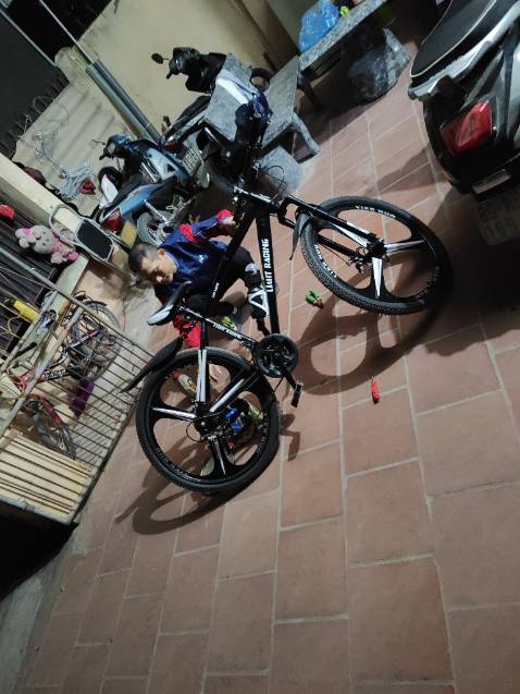 Xe đẹp giống mẫu mình đang chọn mua 1 chiếc nữa cho bé