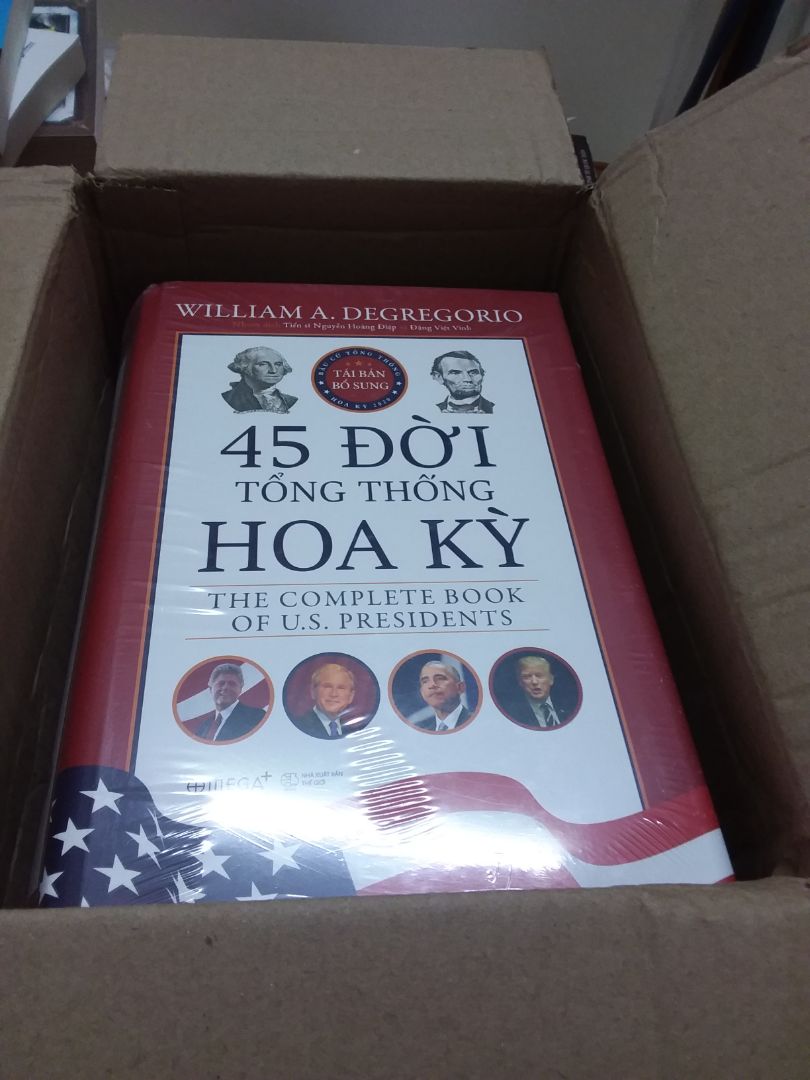 Giao hàng nhanh, sách được đóng gói cẩn thận. Bookcare có hơi rách một xíu nhưng không sao. Rất tốt!!