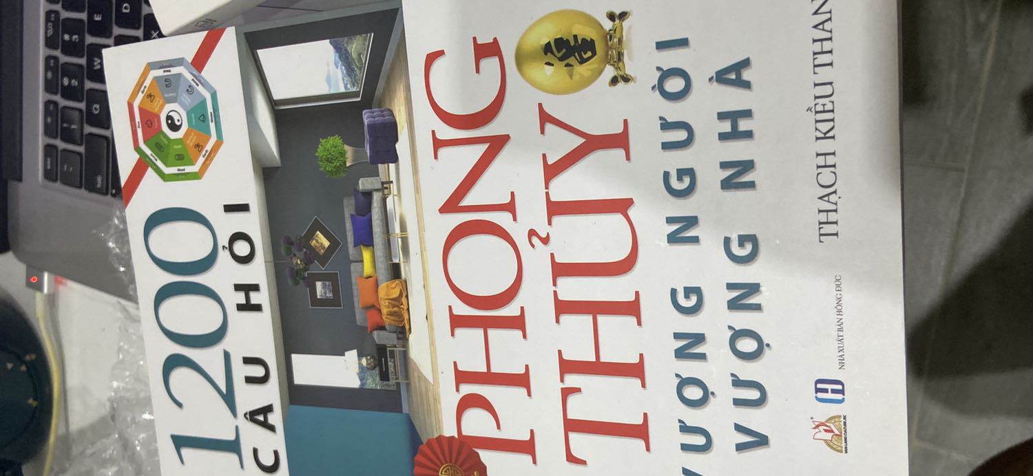 Cuốn sách này nội dung thì khá hay vì trước khi mua mình đã đọc sơ & tìm hiểu nội dung qua rồi mới quyết định mua. Có điều mình là người thích sách nên nhận cuốn sách chưa đọc được trang nào mà thấy bìa sách bị dơ, mấy góc sách có dấu hiệu bị ướt với rách, bên trong có mấy trang bị nhăn khá nhiều khiến mình hơi thất vọng khi đặt mua trên Tiki