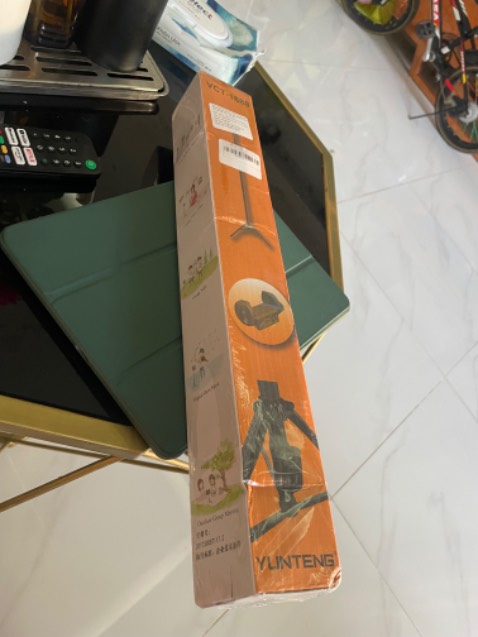 Chưa được gọn phần chân lắm, phần gắn điện thoại phải vặn ốc, ko có lò xo cho tiện, nói chung rẻ, tạm được, livetream thì ok hơn.