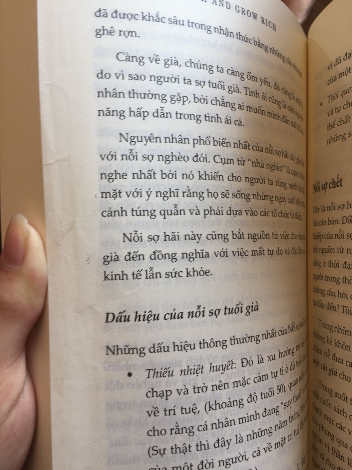 Nội dung cực kì hay mặc dù mình mới chỉ đọc được vài chục trang nhưng phần sau của sách hơi bị nát và có trang còn bị bẩn