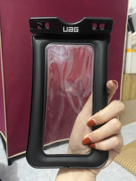 Hàng hịn, giao nhanh, đã mang đi bơi k bị vô nước, thiết kế đẹp dễ sử dụng, dây chắc chắn