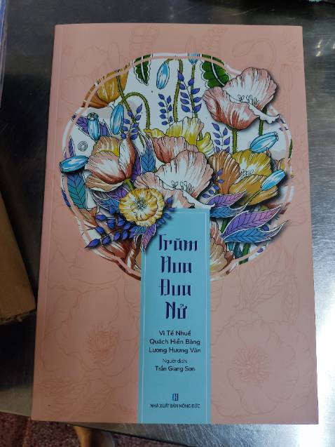 Hình ảnh đẹp, in rất rõ nét, ai thích tô màu thì nên mua nhé