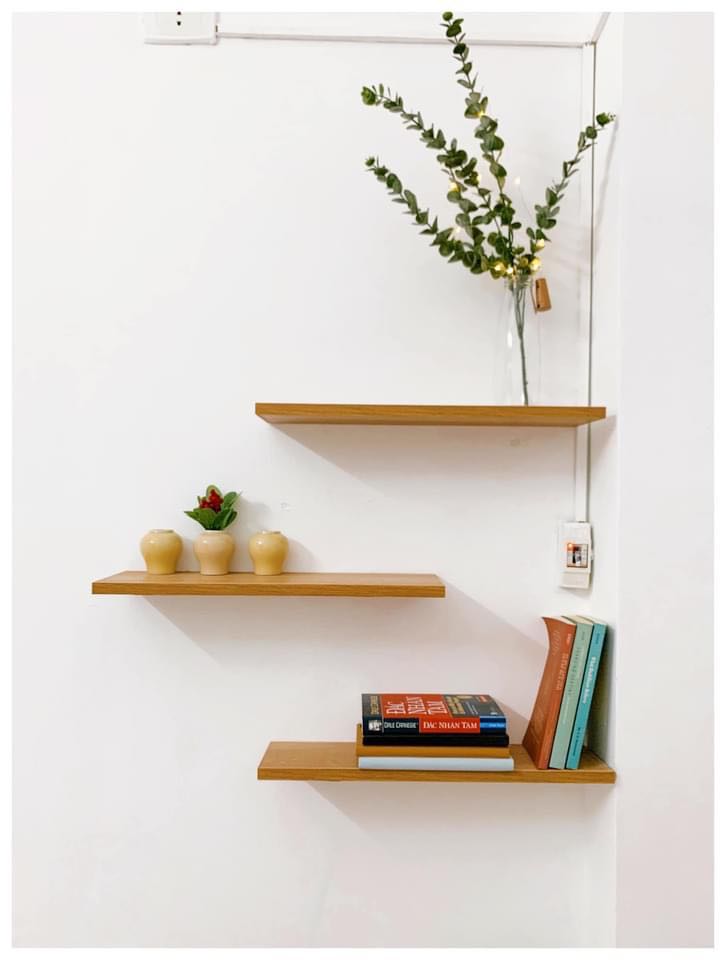 Khá oki nha, kệ cứng cáp chắc chắn nhưng là kệ cố định nha, hổng nâng hạ được nha