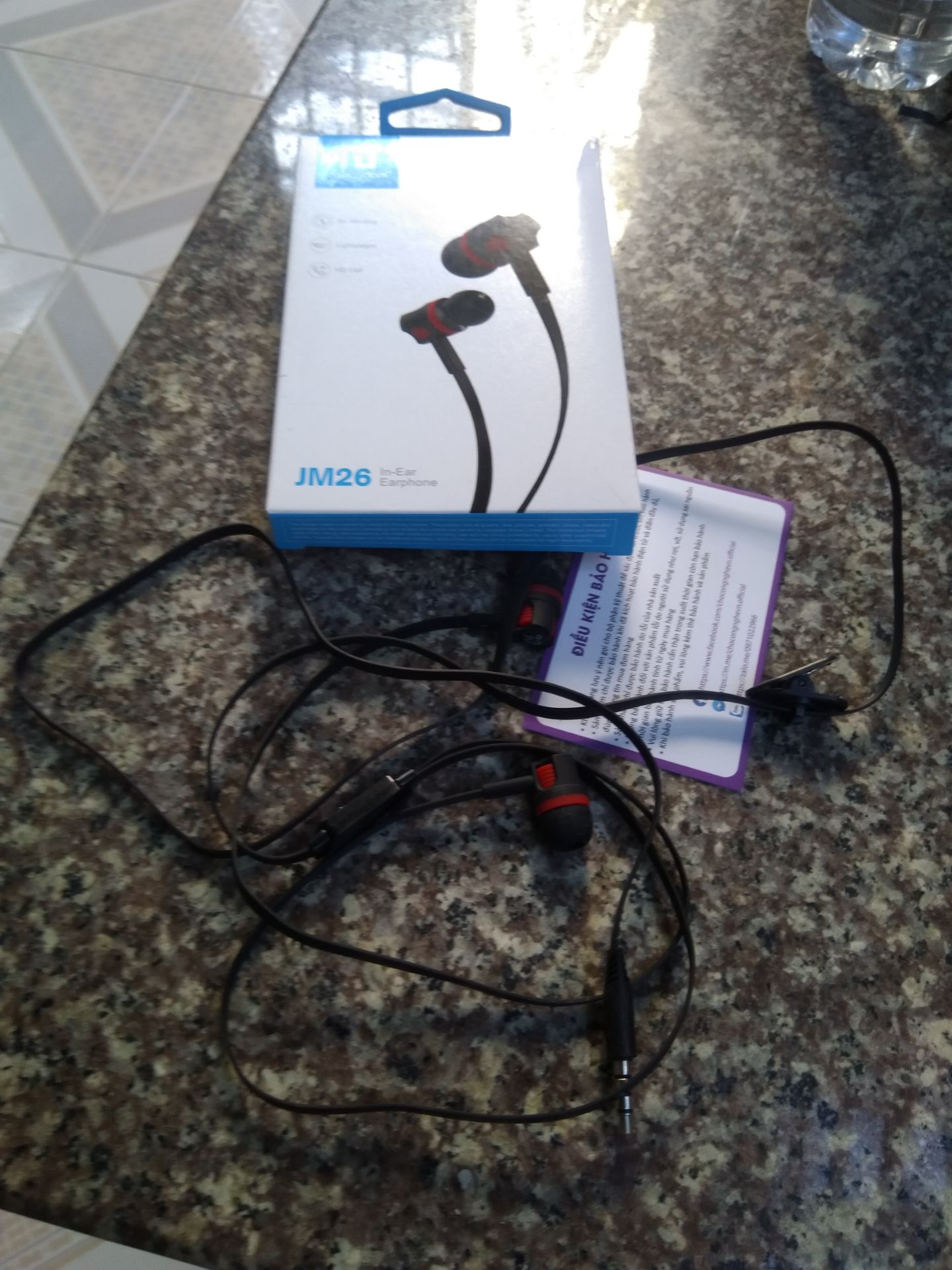 sản phẩm phải nói là quá tuyệt vời, giao trước hai ngày, nghe rất là to và rõ nhe mọi người, dây rất là cứng cáp, màu sắc và mẫu mã rất là đẹp, giao hàng rất là lịch sự. giới thiệu cho người nhà mua nữa mà hết hàng rồi. cho 5 sao rất xứng đáng. sản phẩm phải nói là quá tuyệt vời, giao trước hai ngày, nghe rất là to và rõ nhe mọi người, dây rất là cứng cáp, màu sắc và mẫu mã rất là đẹp, giao hàng rất là lịch sự. giới thiệu cho người nhà mua nữa mà hết hàng rồi. cho 5 sao rất xứng đáng.