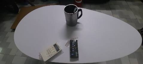 Đặt màu vàng mà lại giao màu trắng,còn thiếu quà,ko thấy kèm theo hàng.