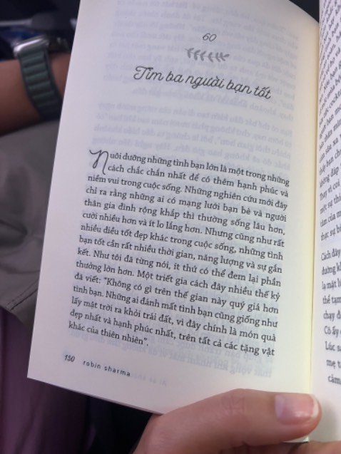 Mình yêu quý Tiki vì là nơi tôi thoả thích mua sách và đây là cuốn sách dễ thương, nhẹ nhàng nhưng khơi dậy cho bạn cảm hứng sống vui.