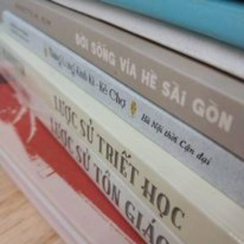 Sách cực kỳ hay và bổ ích, có tính khái quát cao, đọc không nhàm chán chút nào !