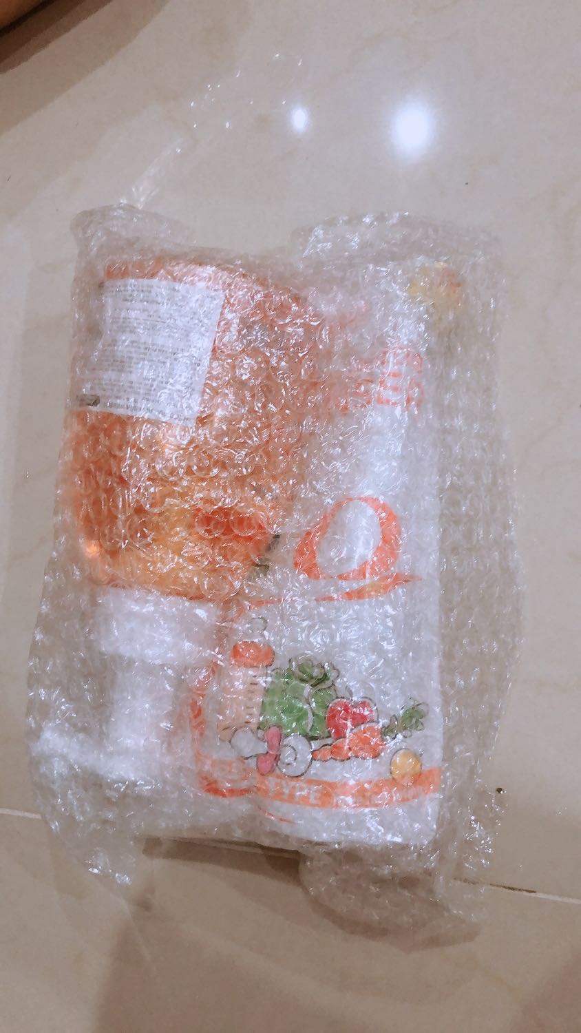 25 ngay mới nhận dc hàng do ảnh hưởng của dịch. Cám ơn đội ngũ shiper, Tiki và shop hỗ trợ để giao hàng cho mình. Bên trong bọc kỹ còn cái thùng giấy ở ngoài chắc do lưu kho lâu nên nhào móp hết hên hàng bên trong ko sao. Có thấy đọng nước ở vòi đã nt hỏi shop nói bóc ra xài thôi. Chưa xài nên chưa cho đánh giá về chất lượng sp đc