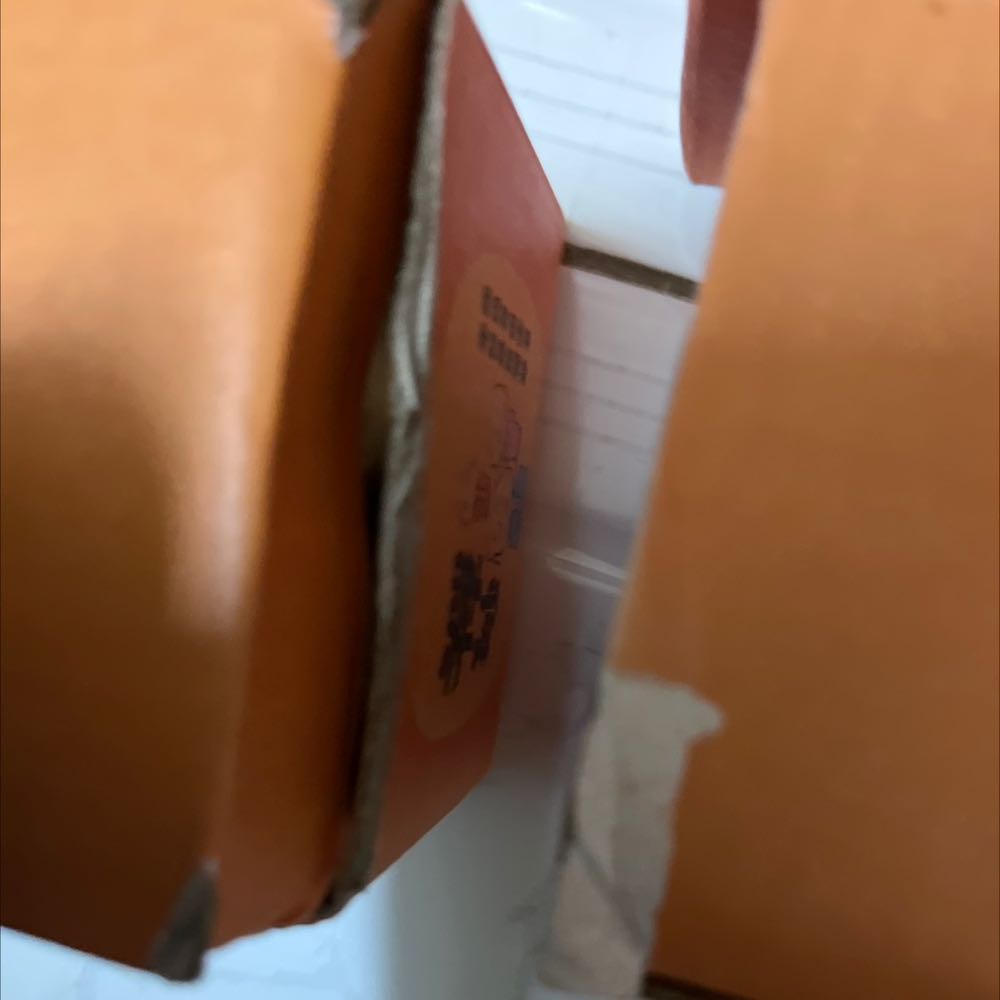 Khong một cái hộp nào hẳn hoi! 
Mua 4 bộ để tặng mà thấy ko thể tặng! Khong một cái hộp nào hẳn hoi! 
Mua 4 bộ để tặng mà thấy ko thể tặng!